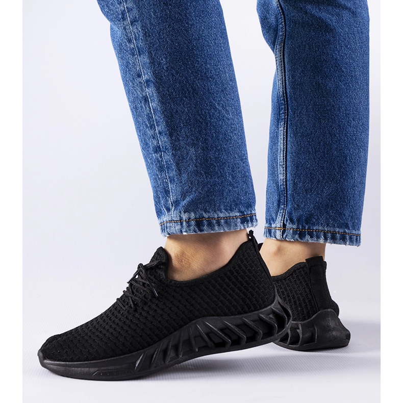 Černé látkové tenisky Derek černý 1