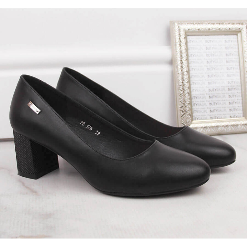 Černé lodičky na ozdobném sloupku od Sergio Leone černá 2