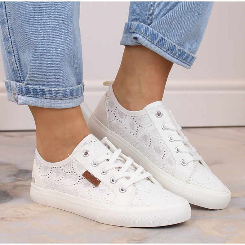 Bílé krajkové tenisky Big Star W274925 bílý 1