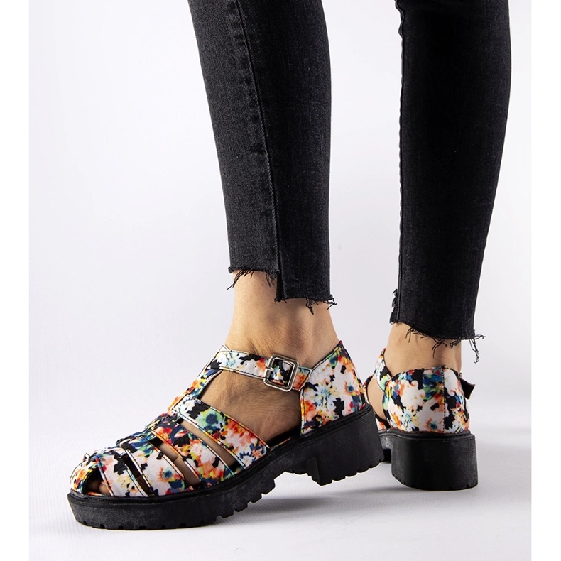 Černé vzorované masivní sandály Oaks černá 1