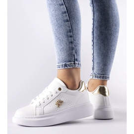 Bílé tenisky se zirkonovou aplikací Fairfax bílý 1 Bílé tenisky se zirkonovou aplikací Fairfax bílý 1