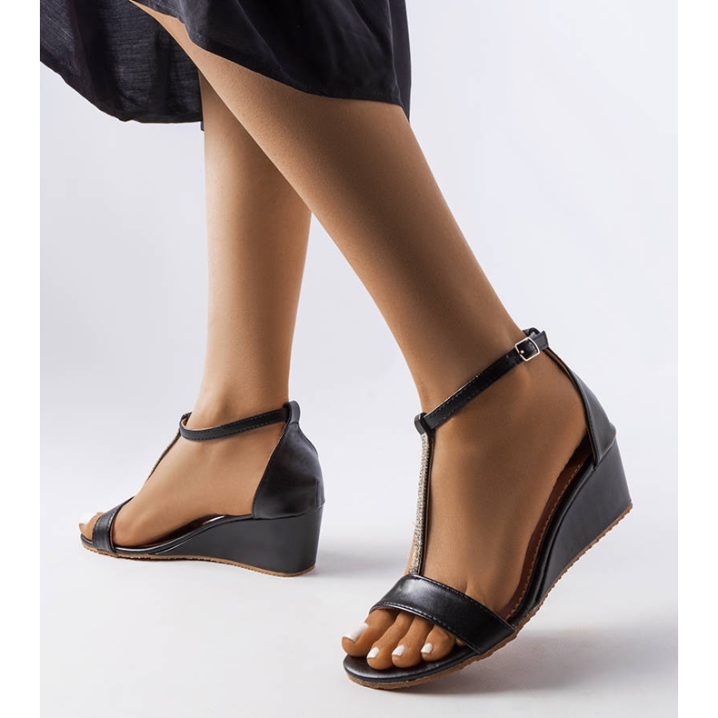 Černé sandály na klínku s kamínky Flusing černý 1