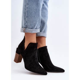 Černé kotníkové boty Vailen na vysokém podpatku s prolamovaným vzorem černá 2