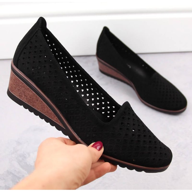 Černé semišové boty na klínku Potocki W WOL206 černá 1