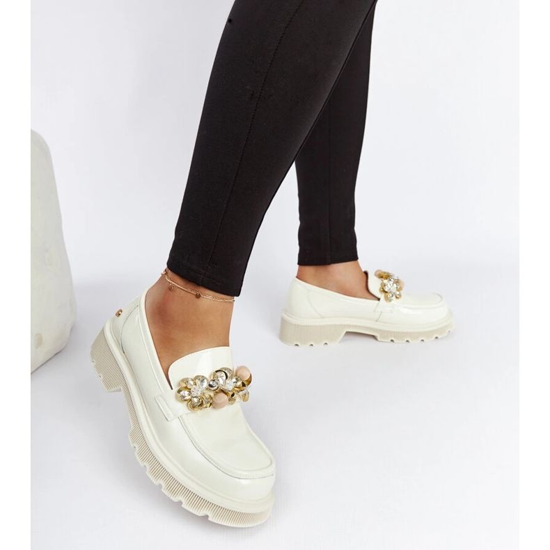 Béžové lakované mokasíny Goe NN2N4202 béžový 2