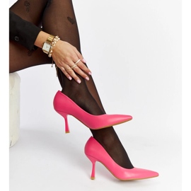 Růžové lodičky Nixon na nízkém podpatku růžový 1