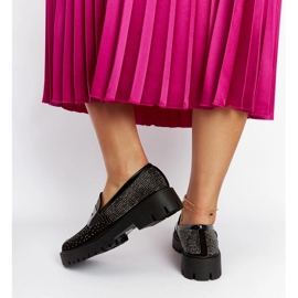 Černé mokasíny zdobené kamínky Newport černá 1