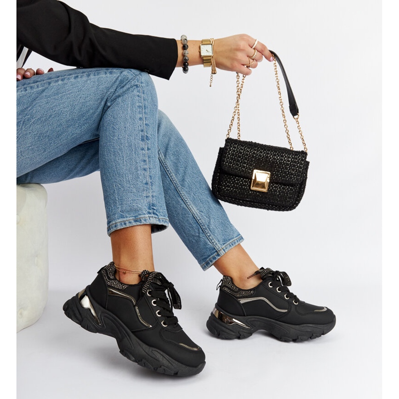 Černé masivní tenisky s euklidovskými kamínky černá 1 Černé masivní tenisky s euklidovskými kamínky černá 1