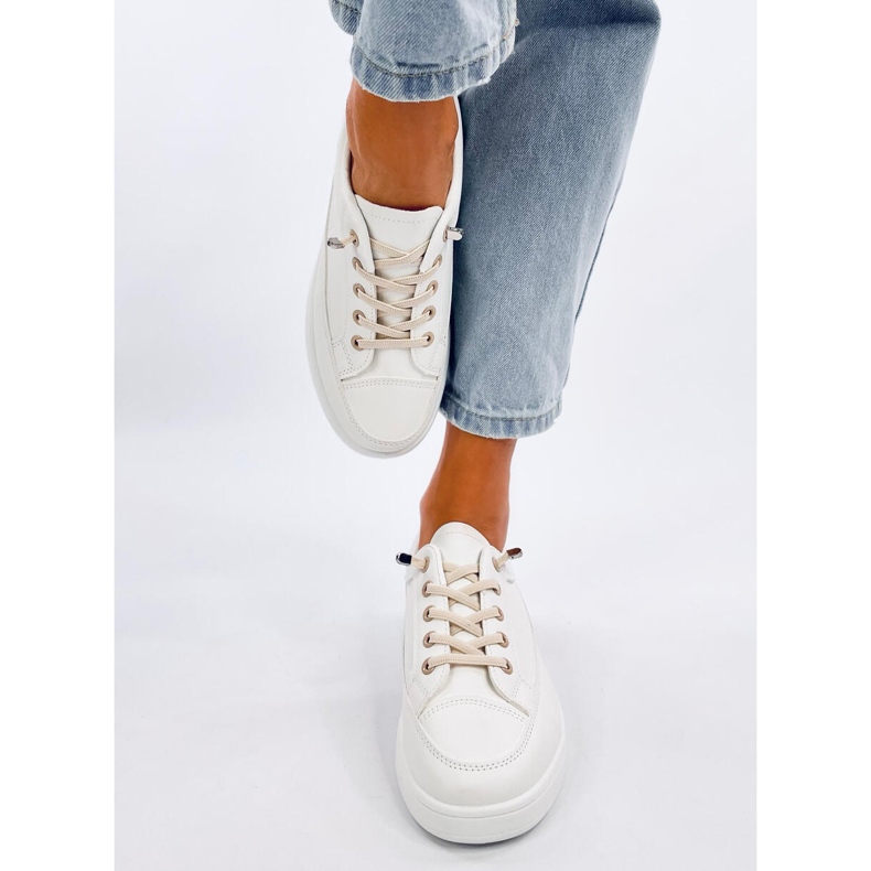 Skladem Béžové dámské tenisky bílý 2 Skladem Béžové dámské tenisky bílý 2