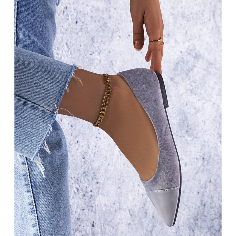 Šedé lakované balerínky od Thibault šedá 1 Šedé lakované balerínky od Thibault šedá 1