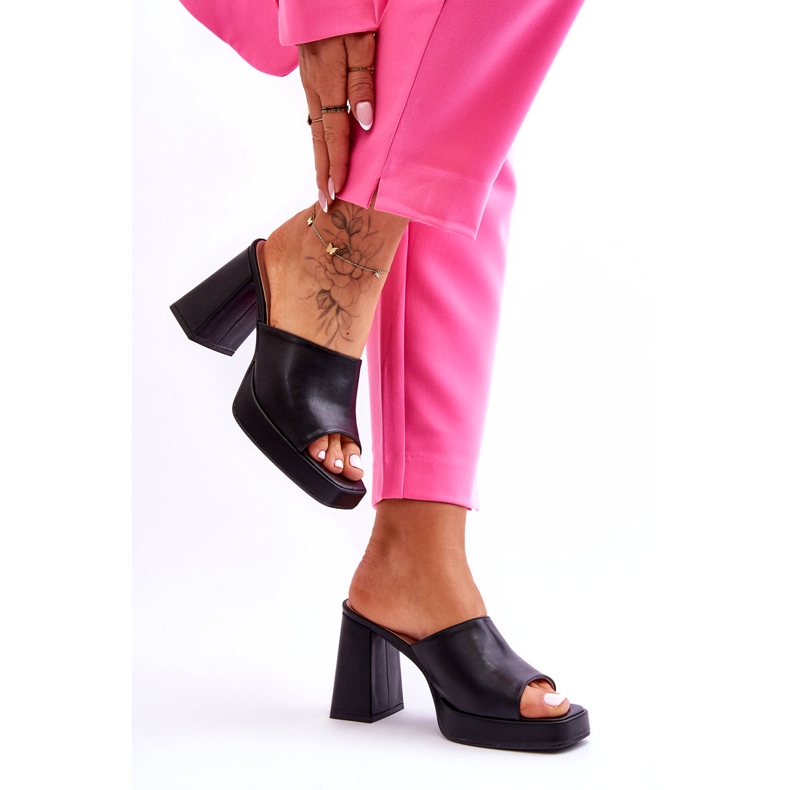 Sweet Shoes Černé kožené pantofle na vysokém podpatku černá 1