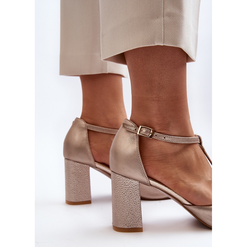 Kožené sandály na vysokém podpatku se zdobením Laura Messi 2758 Gold zlatý 1