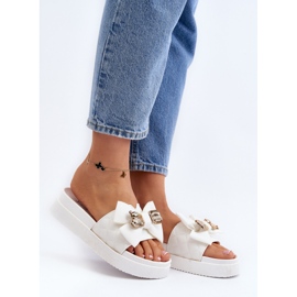 Dámské žabky s mašlí a medvídkem, bílá Katterina bílý 2 Dámské žabky s mašlí a medvídkem, bílá Katterina bílý 2