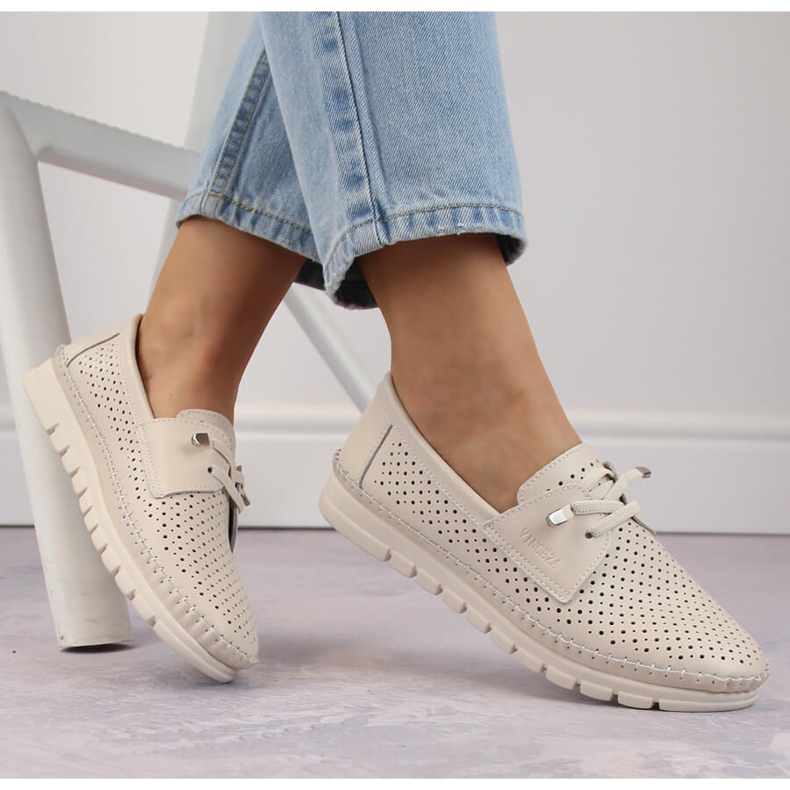 Dámské prolamované kožené slip-on boty, béžová Vinceza 7872 béžový 1