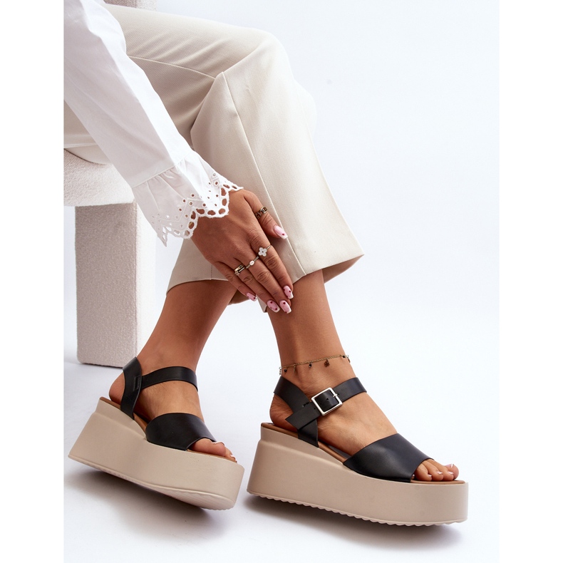 Dámské černé sandály na klínu Geferia černá 1