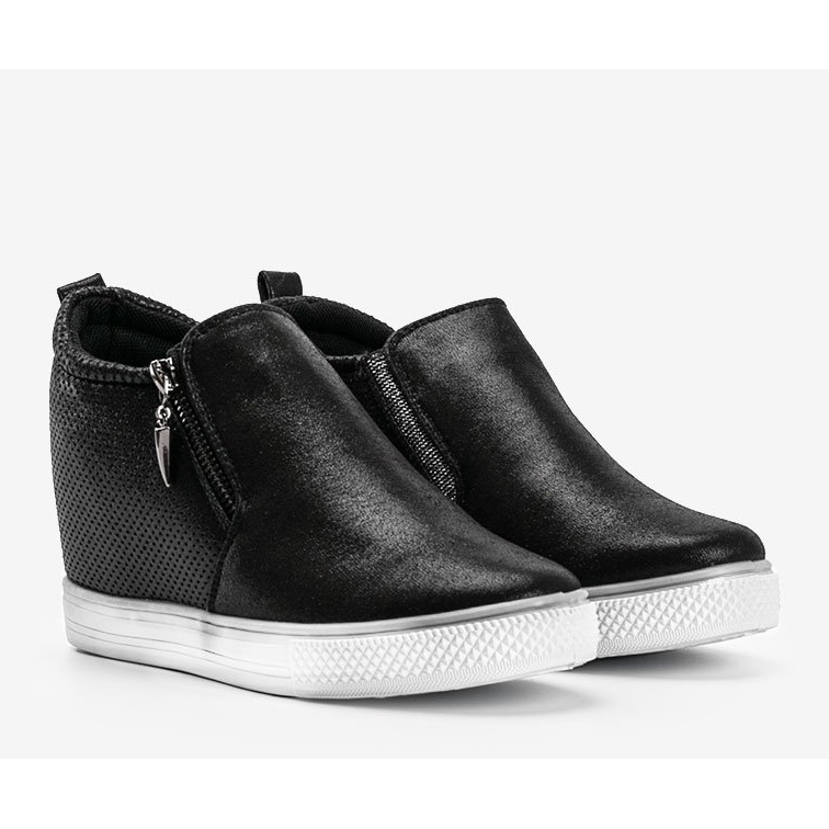 Černé lesklé dámské tenisky Avery černá 1