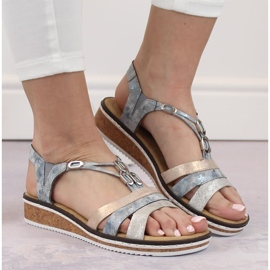 Pohodlné dámské sandály na klínku Rieker V36G4-40 modrý 1 Pohodlné dámské sandály na klínku Rieker V36G4-40 modrý 1