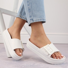 Dámské pěnové žabky na platformě s přezkou, bílá Big Star NN274A661 bílý 1