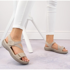 Pohodlné dámské sandály na suchý zip a gumičky, béžové Rieker 64870-62 béžový 5