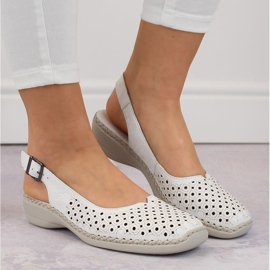 Kožené pohodlné dámské celoprolamované sandály, bílé Rieker 41350-80 bílý 4