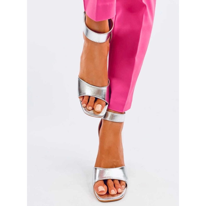 Sandály na podpatku Ellen Silver s páskem stříbrný 1 Sandály na podpatku Ellen Silver s páskem stříbrný 1