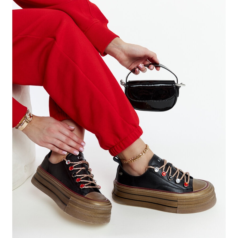 Černé tenisky na platformě GOE NN2N4053 černá 1