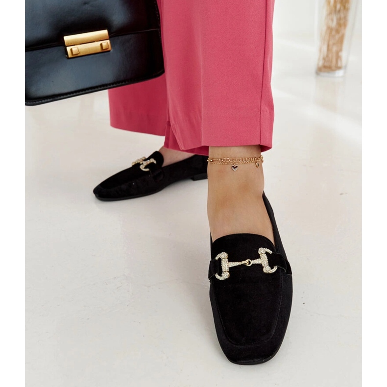 Černé sametové mokasíny s kamínky od Fabrizia černá 1