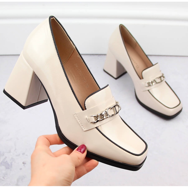 Dámské lakované boty s ozdobným podpatkem, béžové Potocki 12322 béžový 1