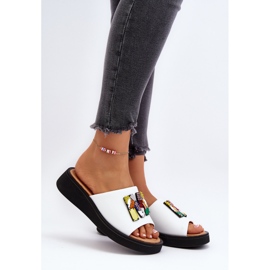 Vinceza Dámské kožené žabky s bílým zdobením Asames 2