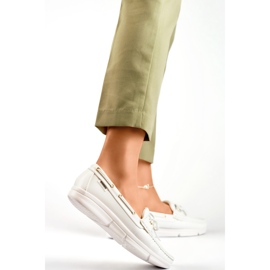 Pohodlné dámské mokasíny v bílé barvě Pohodlné dámské mokasíny bílý 1