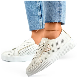Bílé prolamované dámské sportovní boty vyrobené z přírodní kůže bílý 3