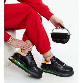 Černé tenisky na platformě GOE NN2N4030 černý 1