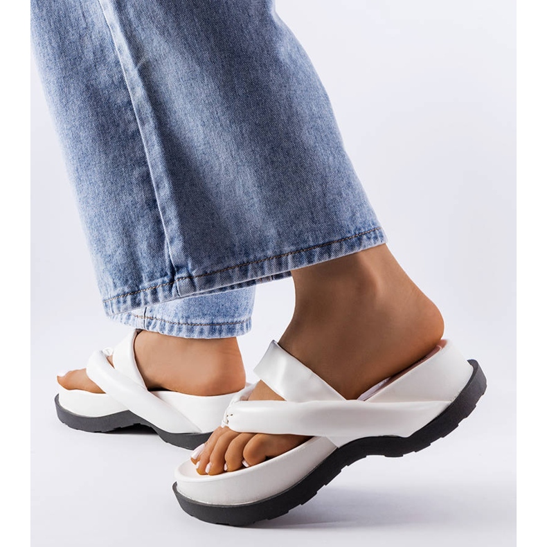 PA1 Bílé sandály na platformě od Lachapelle bílý 2