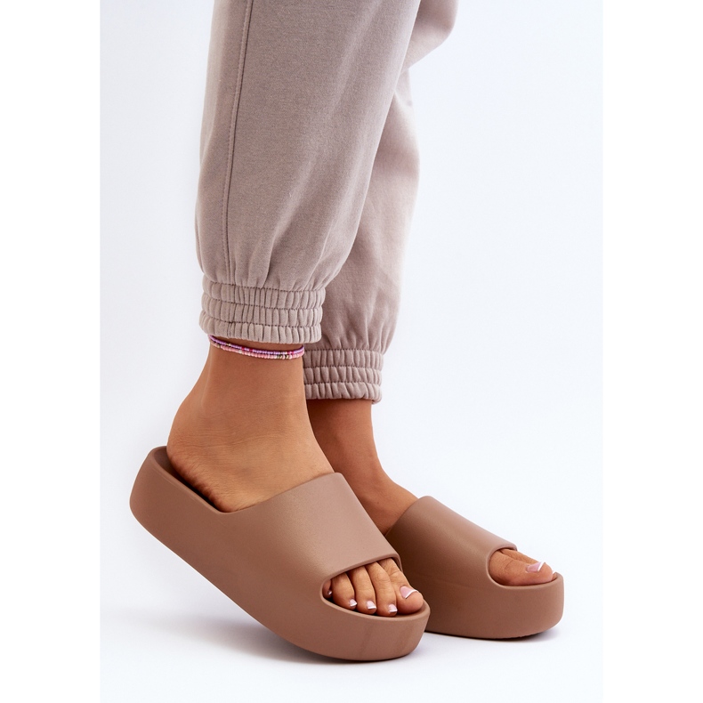 Dámské žabky se silnou podrážkou, hnědé Oreithano hnědý 2 Dámské žabky se silnou podrážkou, hnědé Oreithano hnědý 2