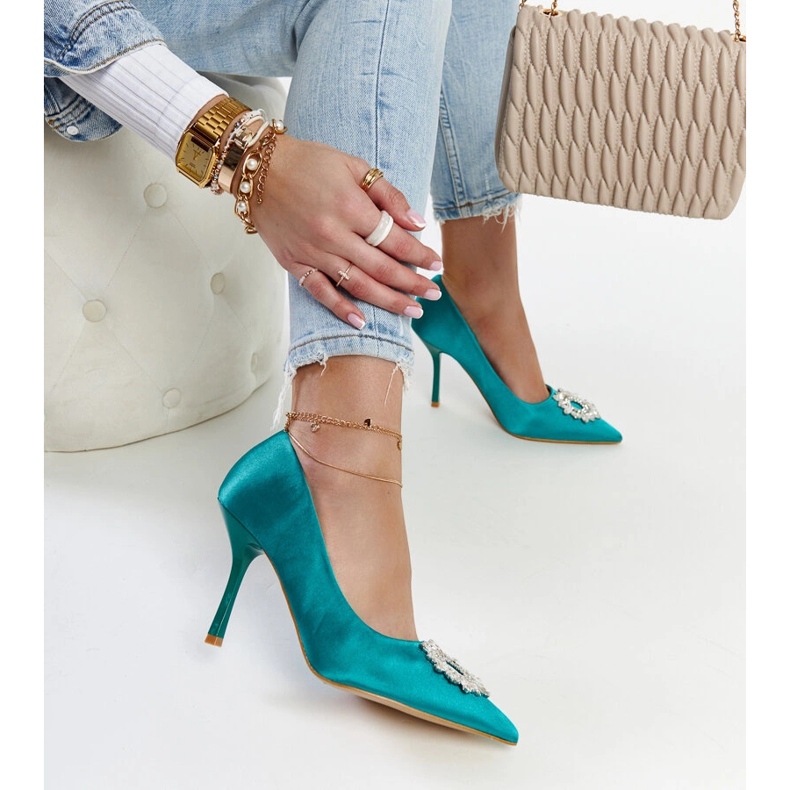 Zelené vysoké podpatky se saténovým povrchem a kamínky Susegana zelená 1