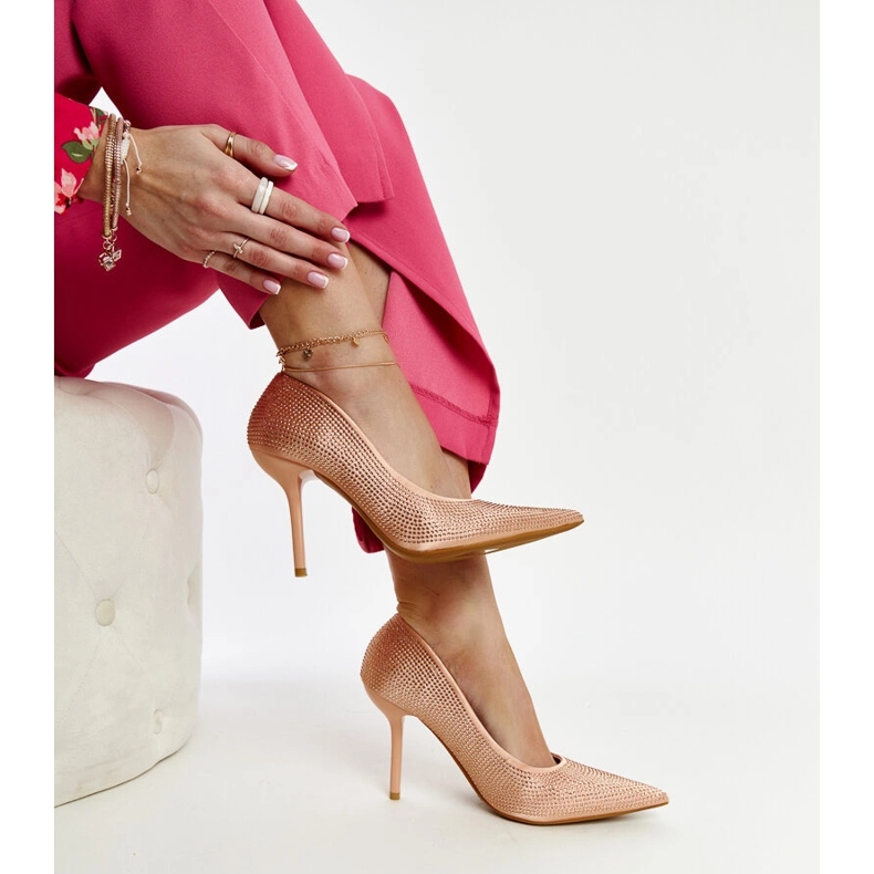 Světle růžové lodičky na vysokém podpatku značky Liena růžový 1