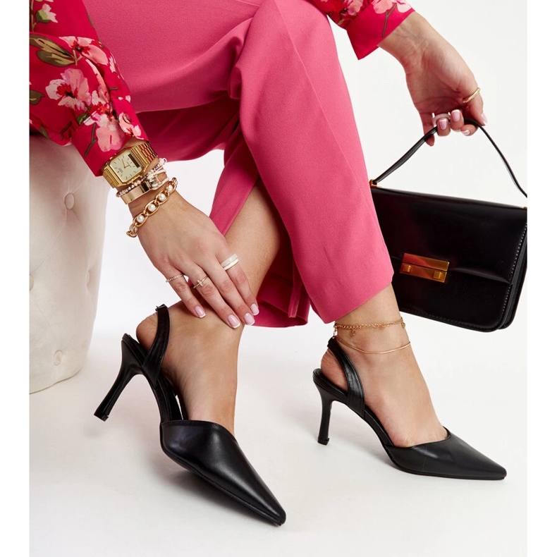 Černé lodičky na otevřeném podpatku Fontanile černá 1