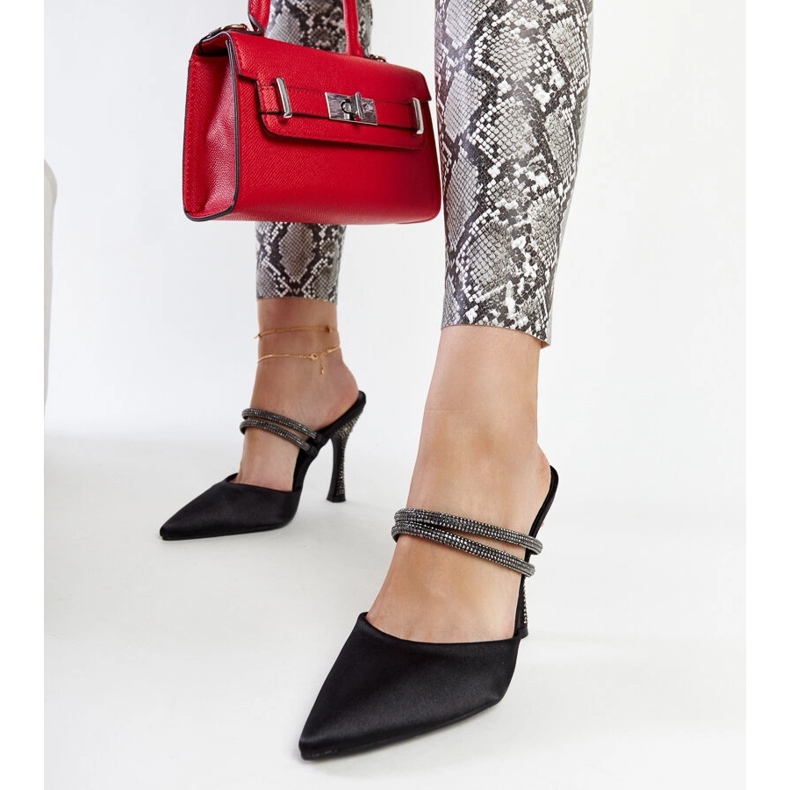 Černé žabky na vysokém podpatku značky Raffaelina černá 1