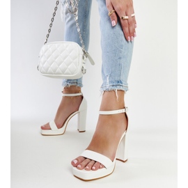 Bílé sandály Nariman na vysokém podpatku bílý 1