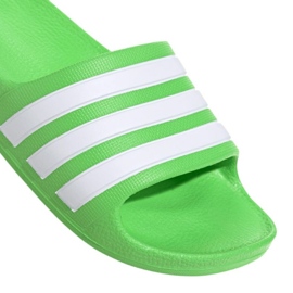 Žabky Adidas adilette Aqua Slides Jr IG4859 zelená 3