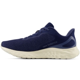 Běžecké boty New Balance MARISAN4 modrý 1