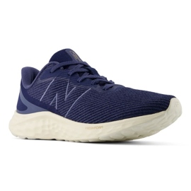 Běžecké boty New Balance MARISAN4 modrý 4