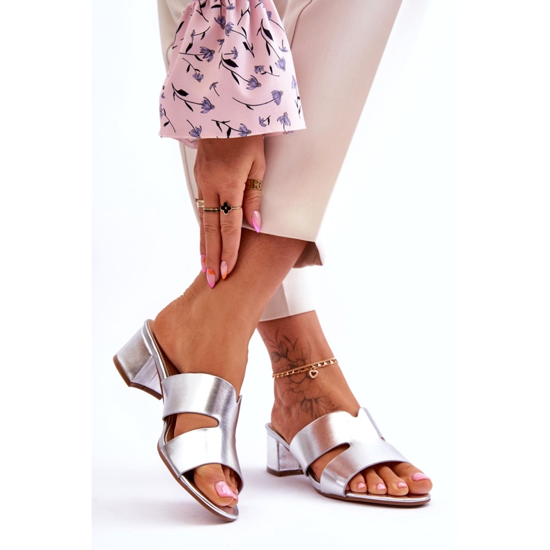 Joia Klasické kožené pantofle na nízkém podpatku, stříbrné stříbrný 1