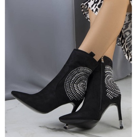 PA1 Černé zateplené kozačky na jehlovém podpatku Nolani černá 1