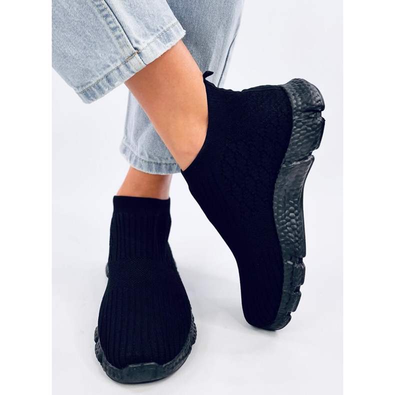 Ponožkové sportovní boty Darts Black černá 1