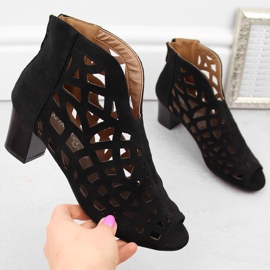 M. DASZYŃSKI Semišové dámské prolamované boty s otevřenou špičkou, černé M.Daszyński MR1954-15 černá 1