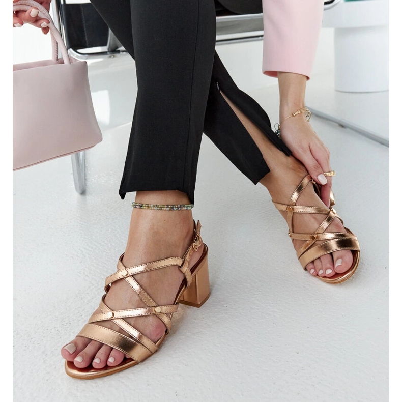 Zlaté sandály Karmen na vysokém podpatku zlatý 1