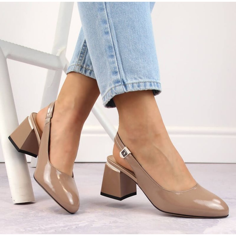 Béžové lakované sandály Vinceza W JAN271 1