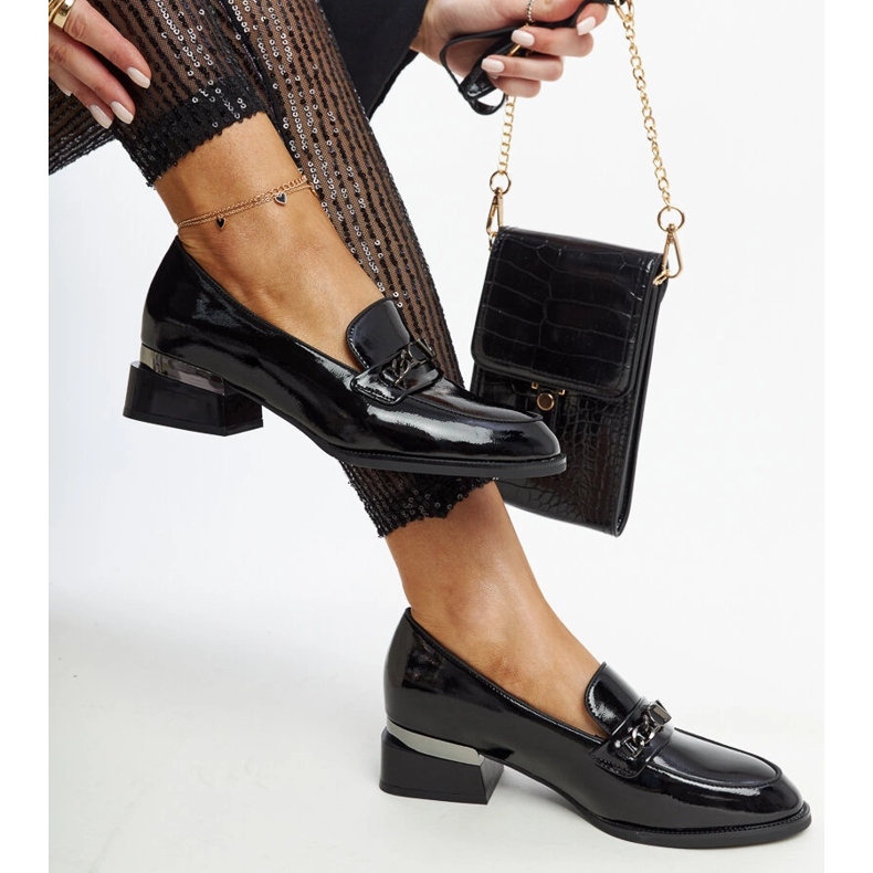 Černé lakované boty Vinceza černá 1