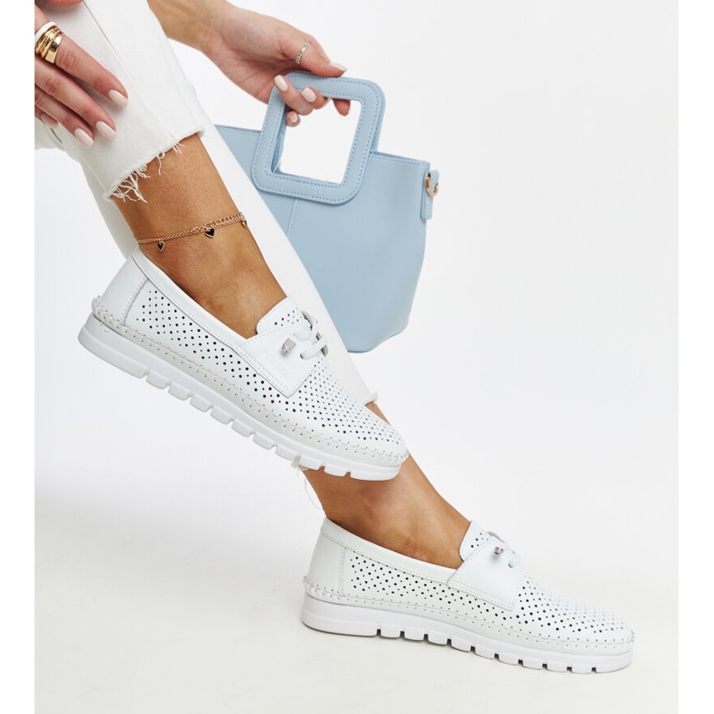 Bílé kožené prolamované boty Vinceza bílý 1